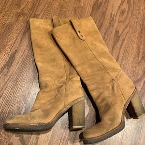 Ugg convertible boots size 8